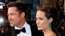 Beberapa waktu lalu sempat tersiar kabar bahwa Jolie dan Pitt akan kembali bersama dan membatalkan perceraiannya, namun ternyata itu tidak benar lantaran proses cerai itu tetap berlanjut meskipun sempat terhenti sementara. (AFP/Kevork Djansezian)