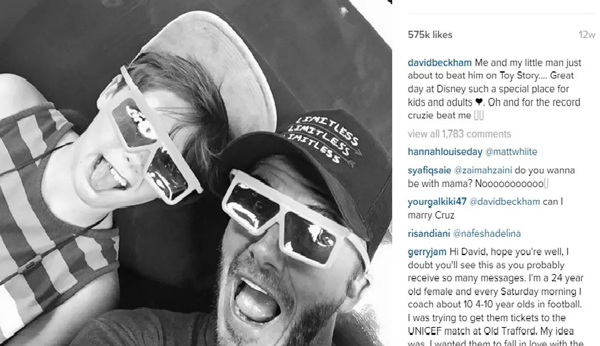 David Beckham saa bermain game bersama Cruz (Foto/Instagram)