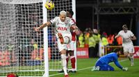 Tottenham Hotspur berhasil meraih kemenangan dua gol tanpa balas atas Nottingham Forest pada laga pekan ke-17 Premier League di The City Ground, Nottinham, Sabtu (16/12/2023) dini hari WIB. Satu dari dua gol Tottenham dicetak Richarlison pada menit ke-45+2. (AFP/Oli Scarff)