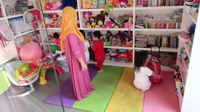 6 Penampakan Isi Rumah Oki Setiana Dewi, Kamar Mandinya Kayak di Hotel