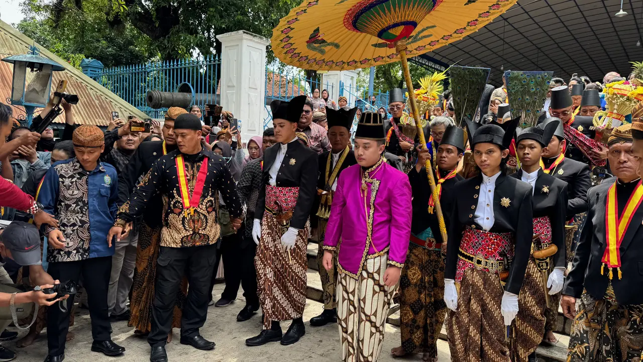 Hamangkunegoro Resmi Dinobatkan sebagai SISKS Pakubuwono XIV