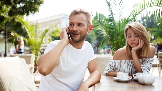 couple oktober sepihak
