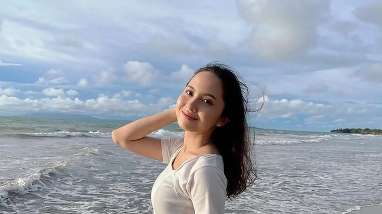 Jadi Sorotan, 6 Potret Triyana Mahadewi Istri YouTuber Turah Parthayana