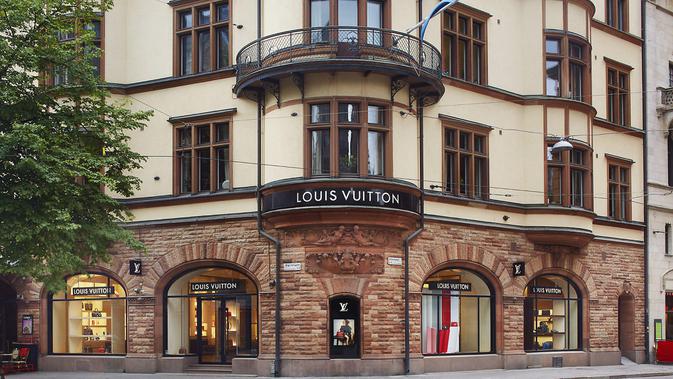 Jadi Brand Ambassador Louis Vuitton, Berapa Bayaran Emma ...