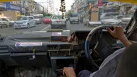 Berkendara Aman, Begini Cara Pegang Setir Mobil yang Baik dan Benar