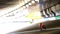 Pebalap Repsol Honda, Marc Marquez, menjadi yang tercepat pada ses latihan bebas ketiga (FP3) MotoGP Jepang di Twin Ring Motegi, Jepang, Sabtu (15/10/2016). (Bola.com/Twitter/box_repsol)