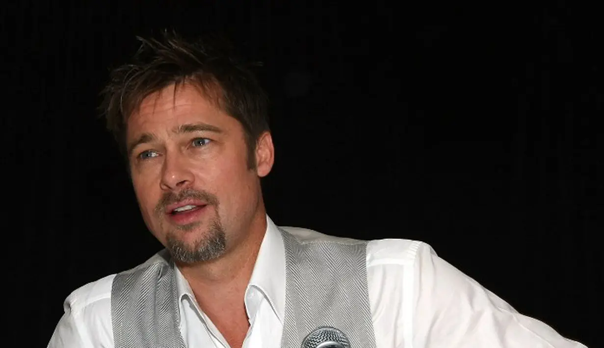 Tidak hanya itu, dikabarkan juga belum lama ini Brad Pitt terlihat mengunjungi tempat rehabilitasi. Semua ini dilakukannya demi hubungan baiknya dengan keenam anaknya, serta ingin menjadi ayah yang baik. (AFP/Bintang.com)