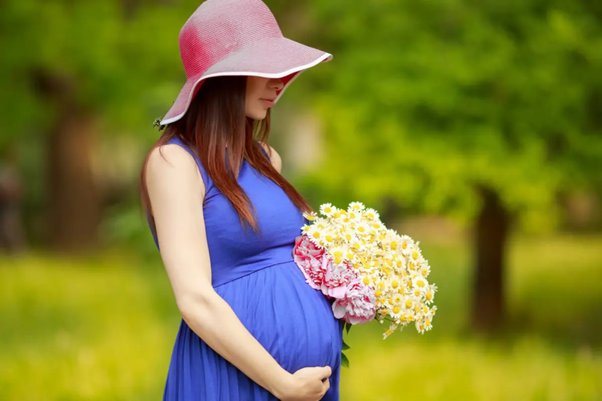 perempuan sedang hamil