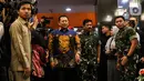 Ketua MPR Bambang Soesatyo (kiri) dan Panglima TNI Marsekal Hadi Tjahjanto saat menghadiri rapat koordinasi pengamanan pelantikan presiden di Kompleks Parlemen, Jakarta Selasa (15/10/2019). Rapat melibatkan MPR, DPR, DPD, TNI, Polri, dan BIN. (Liputan6.com/JohanTallo)