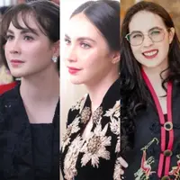 Lihat di sini beda gaya rambut Arumi Bachsin ketika mengenakan outfit berwastra.