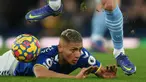 Everton kembali tersungkur di Liga Inggris saat menjamu Manchester City di Goodison Park, Minggu (27/02/2022) dini hari WIB. (AFP/Oli Scarff)
