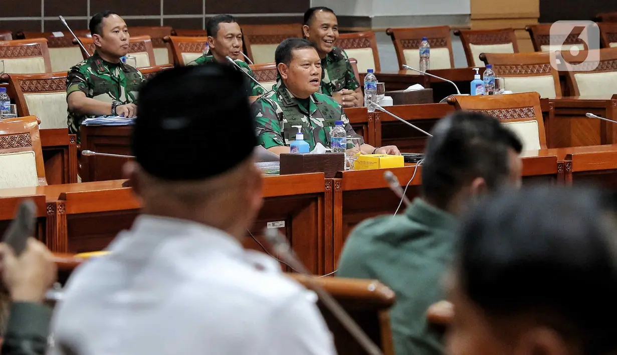 Kepala Staf TNI Angkatan Laut (Kasal) Laksamana TNI Yudo Margono mengikuti uji kelayakan dan kepatutan (fit and proper test) calon Panglima TNI di Komisi I DPR, Kompleks Parlemen, Senayan, Jumat (2/12/2022). Laksamana TNI Yudo Margono merupakan calon tunggal Panglima TNI yang diusulkan oleh Presiden Joko Widodo. (Liputan6.com/Angga Yuniar)