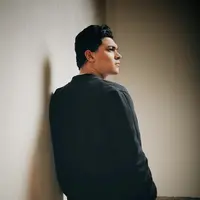 Penyanyi solo pria Adam Peter saat merilis single terbaru bergenre R&B, Lost Without You. (Dok. Aquarius Musikindo)