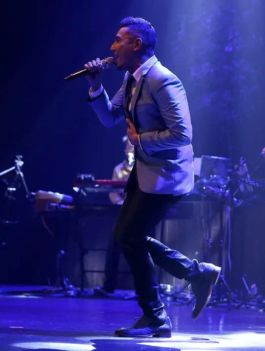 Konser yang bertajuk 'Love 15 Rio Febrian: Romantic Concert' ini digelar di Balai Sarbini, Jakarta Selatan, pada Rabu, (12/8/2015). (Galih W. Satria/Bintang.com)