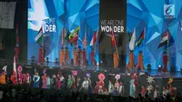 Parade bendera 43 negara peserta pada Penutupan Asian Para Games 2018 di Stadion Madya, Gelora Bung Karno, Jakarta, Sabtu (13/10). Upacara penutupan bertajuk "We Are One Wonder” dihadiri oleh Wakil Presiden RI Jusuf Kalla. (merdeka.com/Imam Buhori)