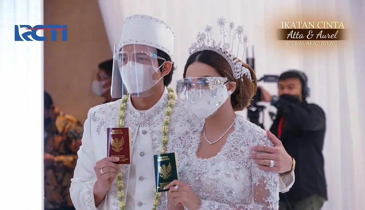 "Saya terima nikah dan kawinnya Titania Aurelie Nur Hermansyah bin Anang Hermansyah dengan mas kawin tersebut, tunai," ucap Atra Halilintar. (Livestreaming RCTI)