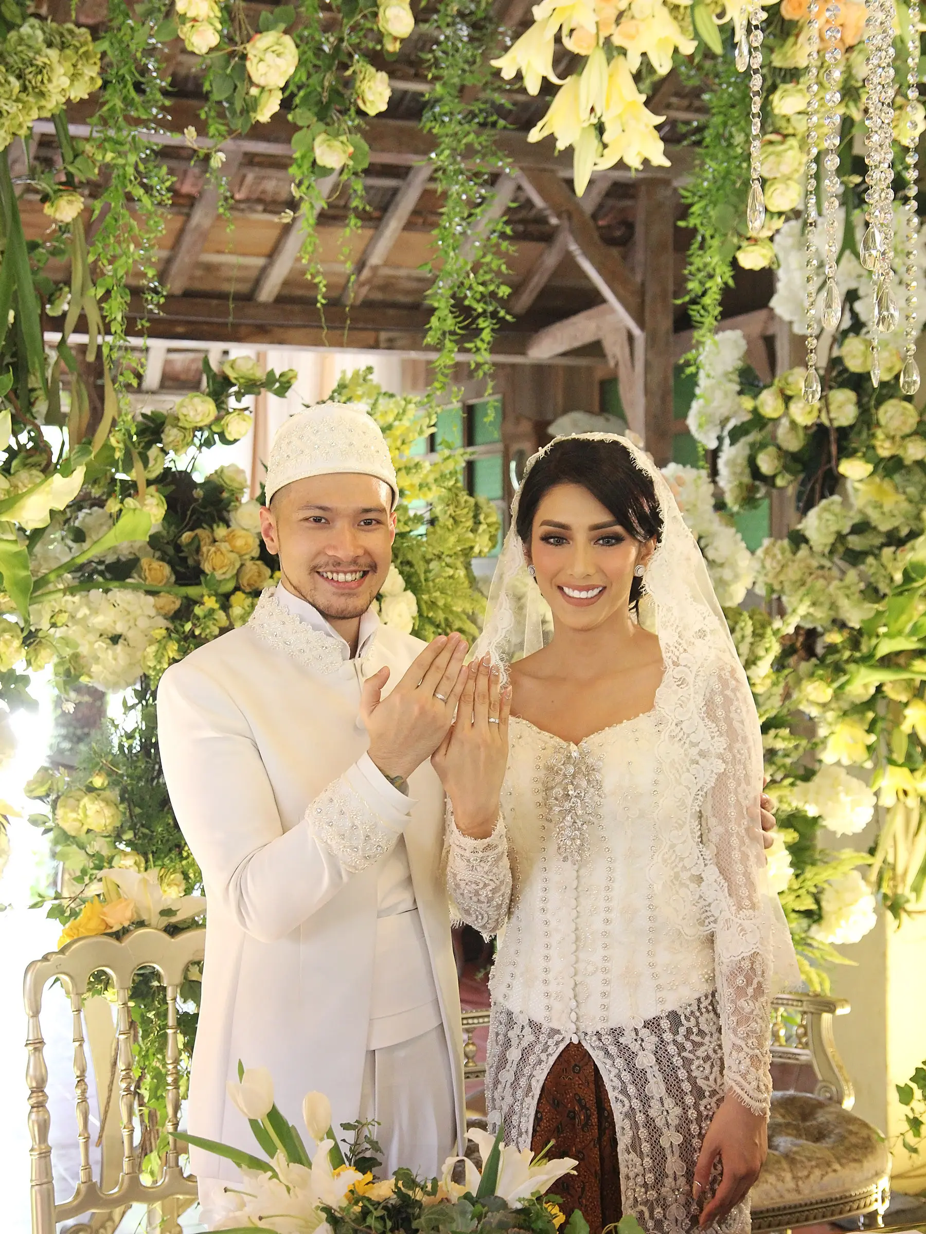 Tyas Mirasih bahagia resmi dipersunting Raiden Soedjono. (Bambang E Ros/Bintang.com)