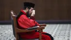 Anwar Usman saat mengikuti prosesi wisuda purnabakti di Ruang Sidang Mahkamah Konstitusi (MK), Jakarta, Senin (13/4/2026). Anwar Usman resmi pensiun sebagai Hakim Mahkamah Konstitusi (MK). (Kapanlagi.com/Budy Santoso)