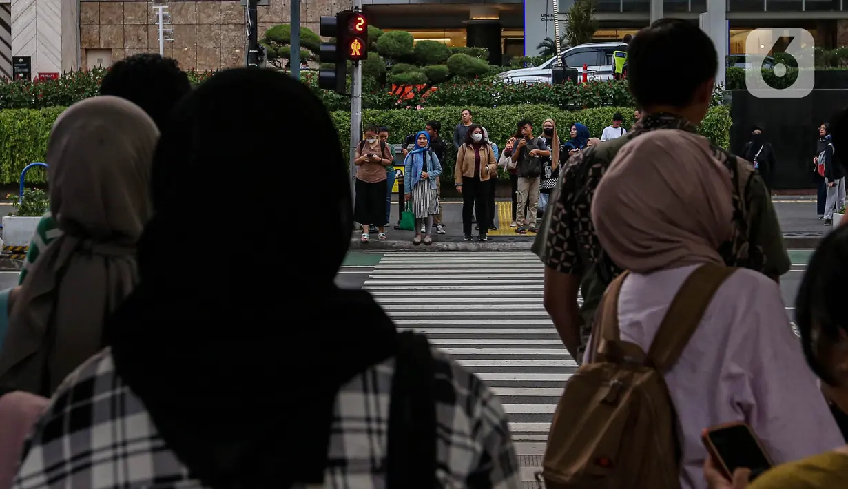 Oleh karena itu, kata Moeldoko pemerintah memahami antara jumlah kenaikan gaji dan tingkat inflasi di sektor perumahan itu tidak seimbang. (Liputan6.com/Angga Yuniar)