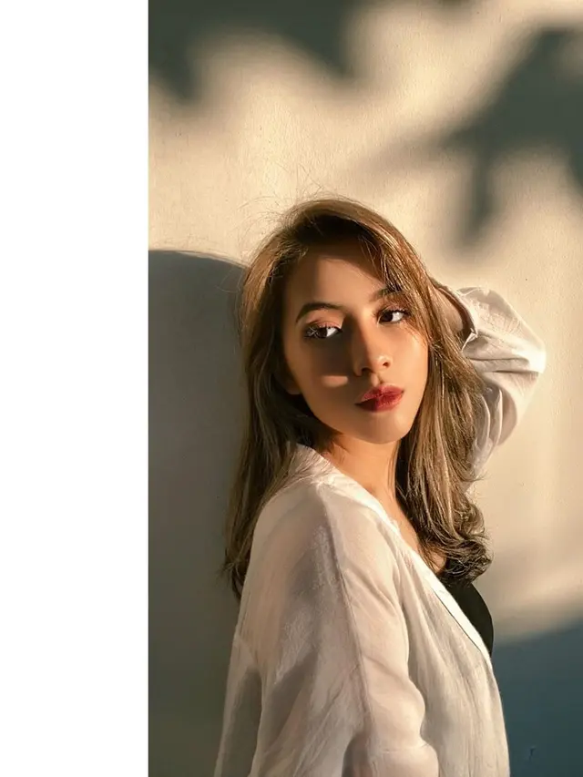7 Pemotretan Adhisty Zara Ini Curi Perhatian, Dianggap Bak Boneka