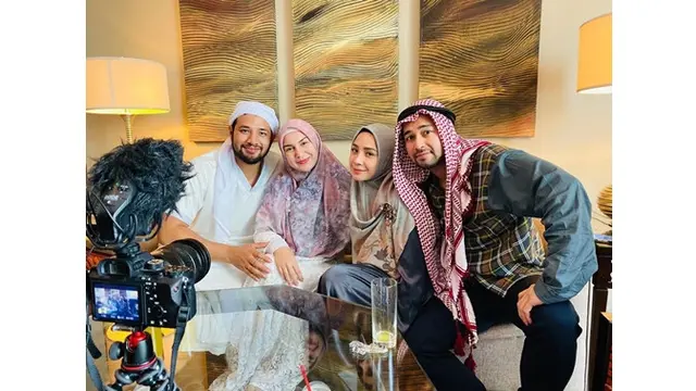 Bertemu saat Umrah, Ini 6 Momen Keakraban Raffi Ahmad dan Ammar Zoni