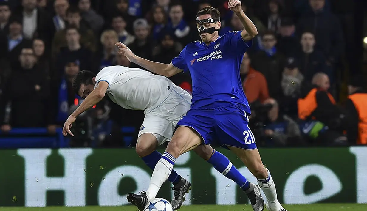 5. Nemanja Matic - Gelandang andalan Chelsea pada musim lalu. Namun musim ini Mou kecewa terhadap Matic, hal itu terlihat saat dirinya mengganti Matic saat baru bermain 28 menit saat melawan Southampton. (AFP/Ben Stansall)