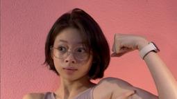 Nada memang cukup sering memperlihatkan latihan kebugaran yang dijalani. Bahkan, dirinya beberapa kali memperlihatkan bagaimana otot pada bagian lengan yang mulai terbentuk. (Liputan6.com/IG/@nada_tarina_putri)