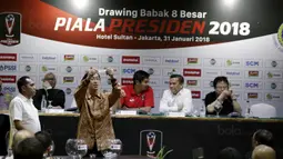 Suasana drawing babak 8 besar Piala Presiden 2018 di Hotel Sultan, Jakarta, Rabu (31/1/2018). Pertandingan di fase 8 besar akan digelar di Stadion Manahan, Solo, 3 dan 4 Februari 2018. (Bola.com/M Iqbal Ichsan)