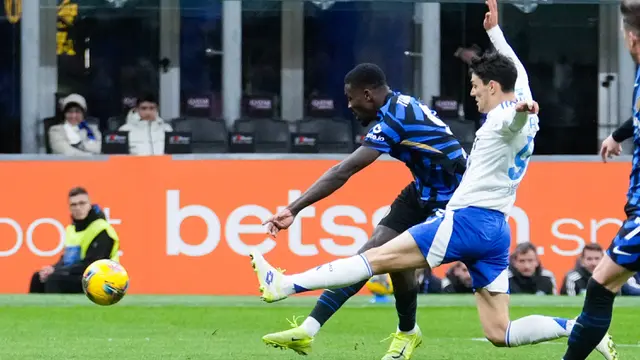 Foto: Melihat Gol Carlos Augusto dan Marcus Thuram saat Inter Milan Jinakkan Como