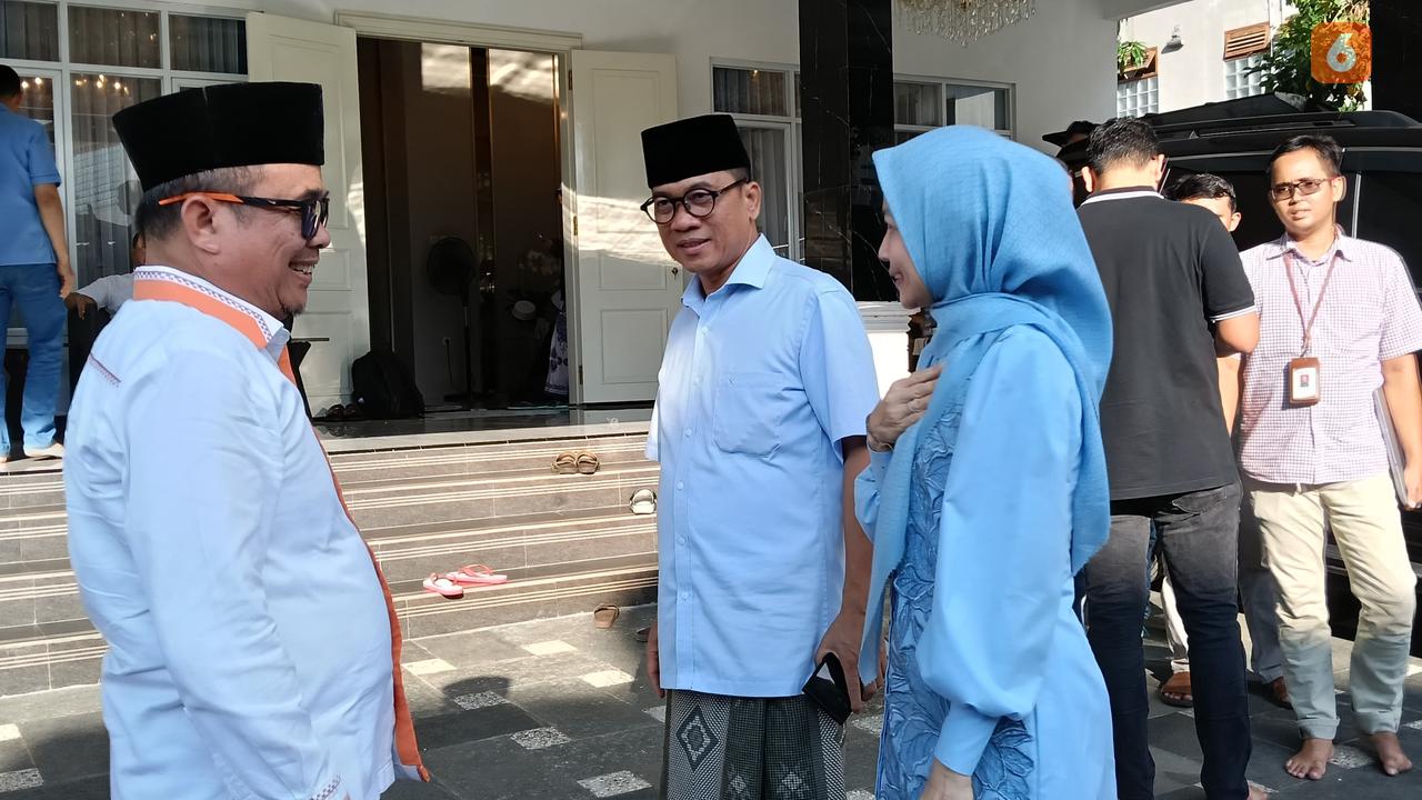Ratu Zakiyah Cabup Serang Bersama Suaminya, Yandri Susanto. (Sabtu, 19/04/2025). (Yandhi Deslatama/Liputan6.com).
