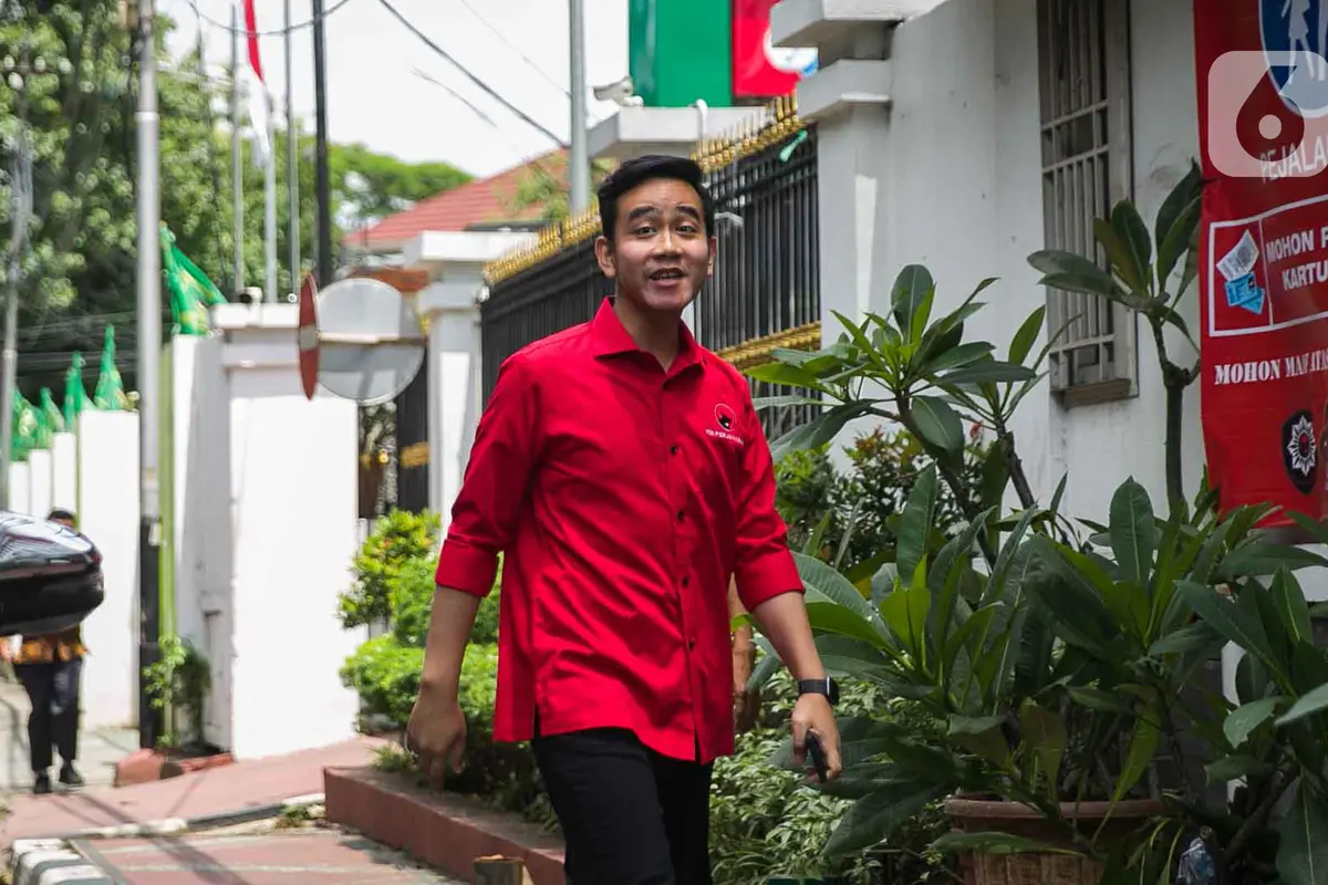 Gibran dan Achmad Purnomo Jalani Fit and Proper Test di DPP PDIP