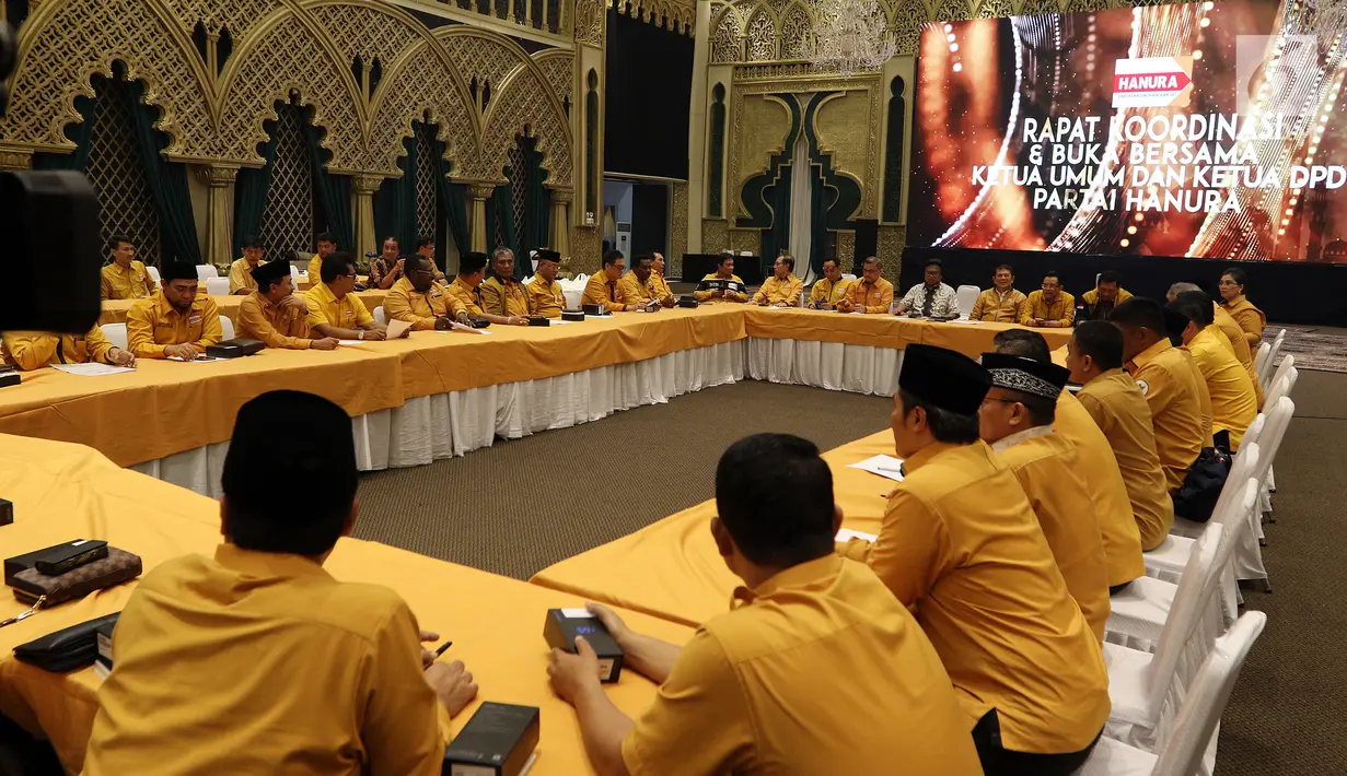 Suasana rapat koordinasi Ketua DPD Partai Hanura se-Indonesia di Jakarta, Rabu (6/6). Rapat membahas komunikasi dan koordinasi DPD Partai Hanura se-Indonesia. (Liputan6.com/JohanTallo)