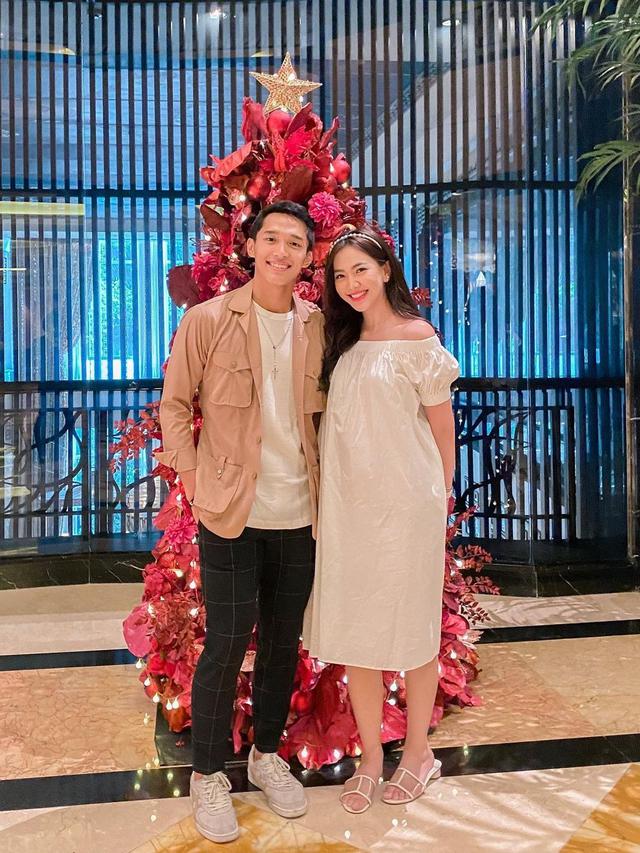 6 Potret Shania Eks Jkt48 Dan Jonatan Christie Dinner Natal Bersama Curi Perhatian Hot Liputan6 Com