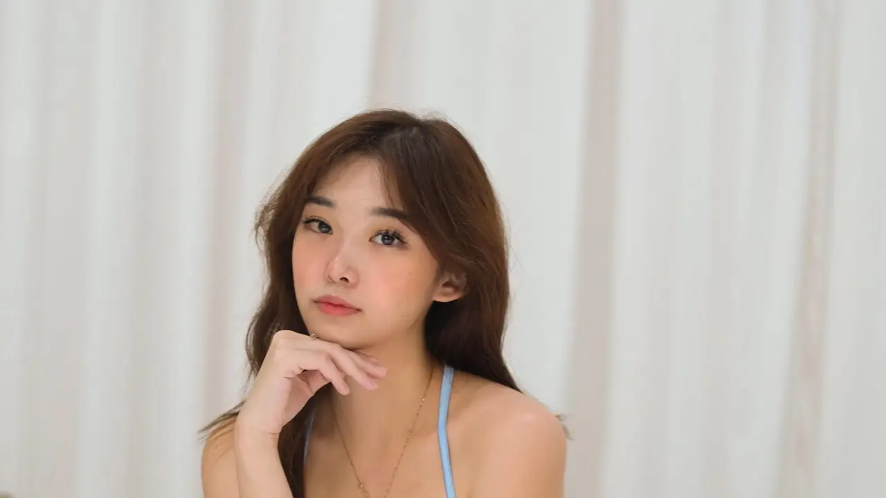 Potret Memikat Livy Renata