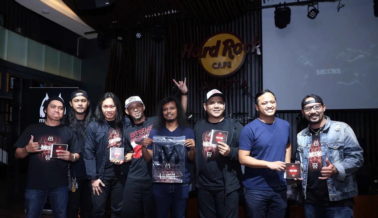 Dalam penggarapan albumnya, lima musisi tanah air dilibatkan sebagai Co-Produser. Mereka adalah Gugun (GBS), Eben (Burgerkill), Bondan Prakoso, Nikita Domas, dan Stevi Item (Deadsquad & Andra and The Backbone). (Nurwahyunan/Bintang.com)