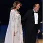 Melania Trump memakai kaftan saat ke Jepang. (dok.Instagram @melaniatrumpworld/https://www.instagram.com/p/Bx-vaoIlc3l/?utm_source=ig_embed/Henry