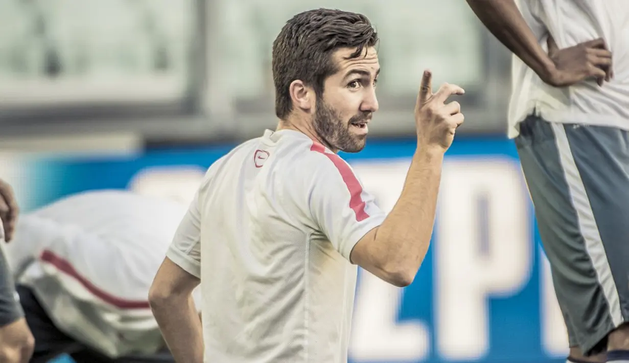 Selain Berbatov, Joao Moutinho diharapkan bisa merusak konsentrasi lini tengah Bianconeri (asmonaco.com)