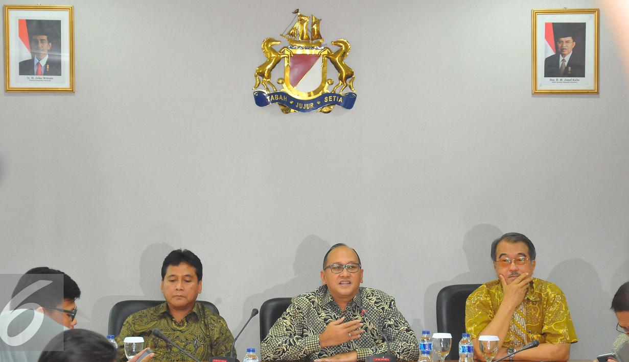 Kadin dan Apindo menggelar konferensi pers terkait rencana Aksi 2 Desember di Jakarta, Selasa (29/11). Pelaku usaha meminta aksi unjuk rasa berjalan tertib dan tidak mengganggu kegiatan usaha. (Liputan6.com/Angga Yuniar)