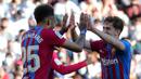 Babak pertama ditutup oleh Barcelona dengan keunggulan tiga gol. Gol ketiga dicetak pada menit ke-38 oleh Pierre-Emerick Aubameyang usai memanfaatkan umpan silang Gavi. (AFP/Jose Jordan)