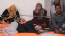 Hingga Selasa (30/9/2025) pagi, jumlah korban musala ambruk di Pondok Pesantren (Ponpes) Al Khoziny, Buduran, Sidoarjo, yang berhasil dievakuasi terus bertambah. (AP Photo/Trisnadi)