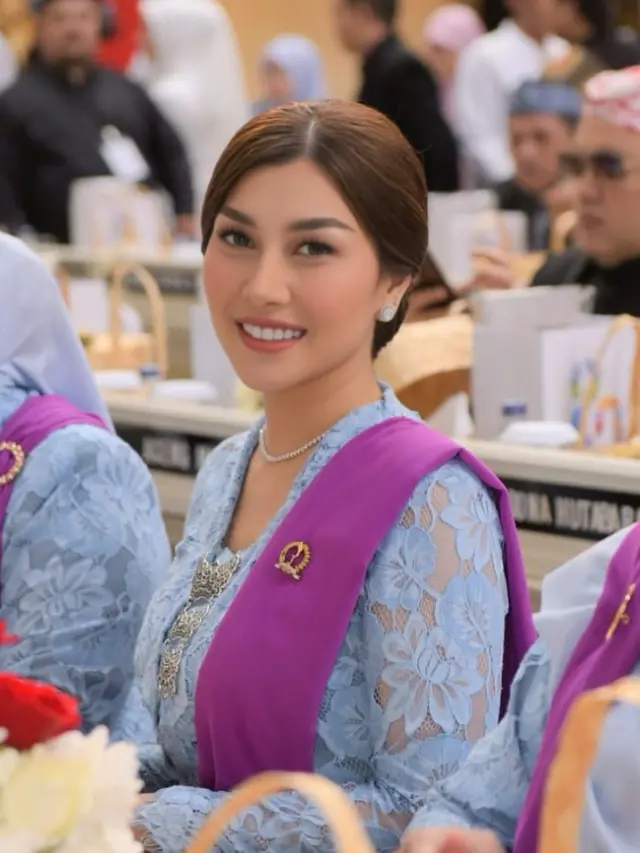 Nisya Ahmad saat Hadir di Hari Jadi Jawa Barat tampil flawless dengan makeupnya. [@nissyaa]