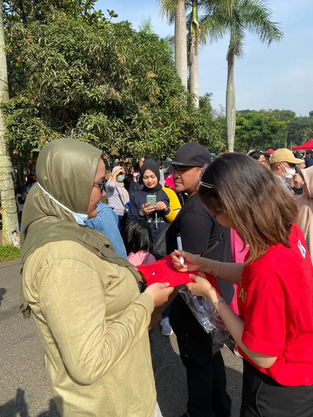 Masyarakat pun ngefans dengan Sheila Purnama