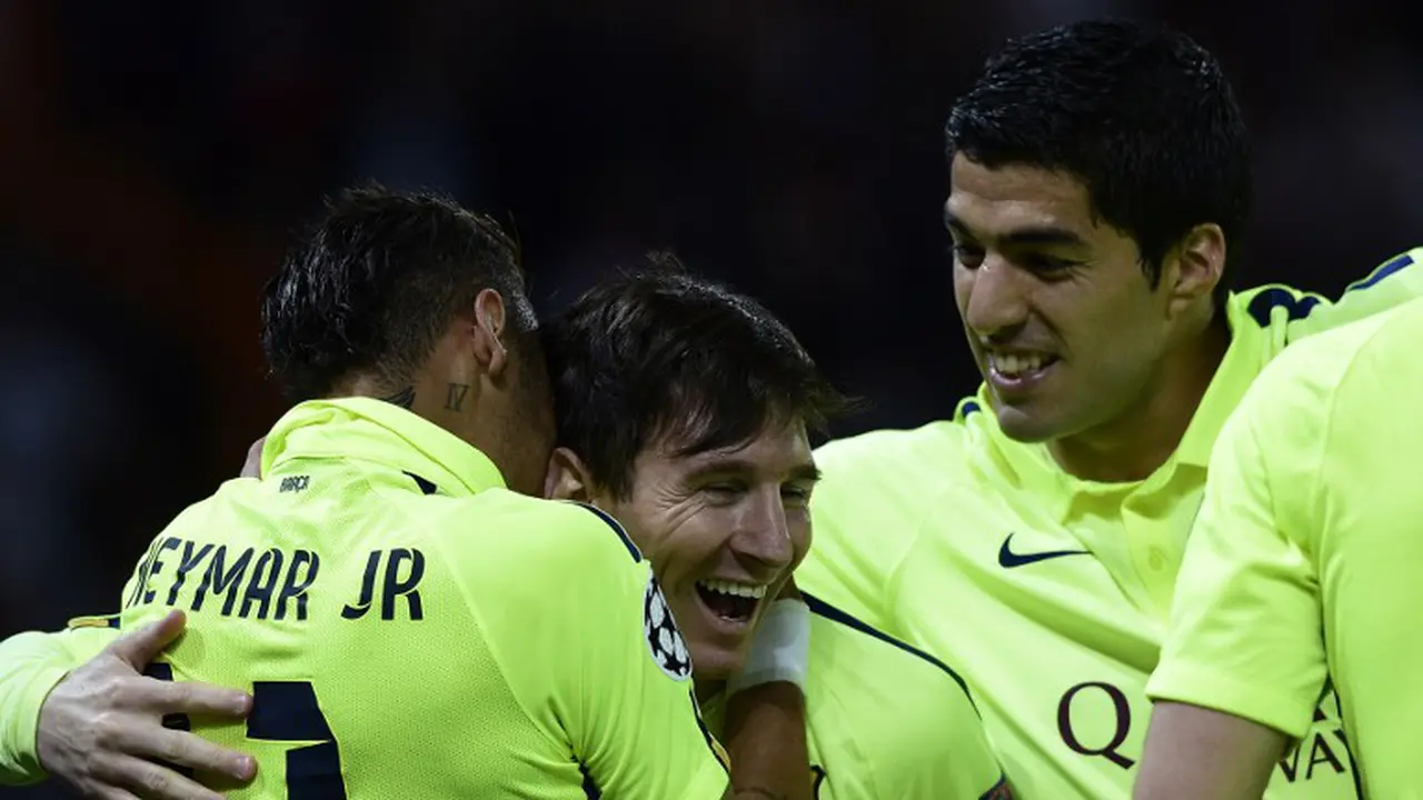 Selebrasi Trio MSN Kala Barcelona Menang 1 - 3 Atas PSG (AFP PHOTO / FRANCK FIFE)
