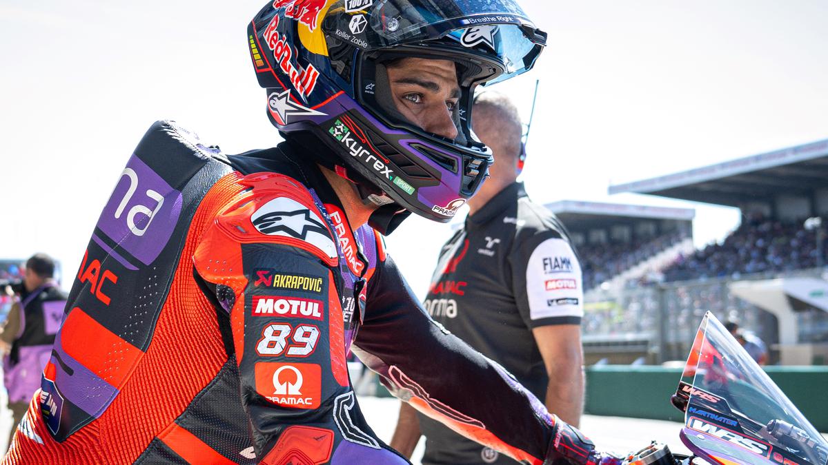 Dikenal Sahabat, Aleix Espargaro Punya Peran Besar Rayu Jorge Martin Terima Pinangan Aprilia di MotoGP 2025