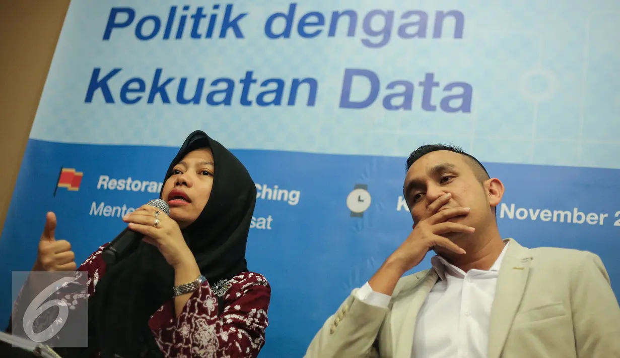 Titi Anggraini, Direktur Eksekutif Perkumpulan untuk Pemilu dan Demokrasi (Perludem) (kiri) hadir saat diskusi publik di kawasan Jakarta, Kamis (19/11/2015). (Liputan6.com/Faizal Fanani)