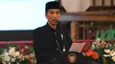 Presiden Joko Widodo (Jokowi) memberikan pidato saat Peringatan Konferensi Asia Afrika (KAA) Tahun 2017 di Istana Negara, Jakarta, Selasa (18/4). Jokowi mengajak peserta yang hadir untuk mengelola keberagaman. (Liputan6.com/Angga Yuniar)
