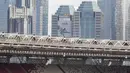 Suasana deretan kursi penonton dengan latar belakang gedung di Stadion Utama Gelora Bung Karno, Jakarta, Jumat (9/8/2018). Lokasi ini akan dijadikan venue dari invitation tournament cabang atletik. (Bola.com/Vitalis Yogi Trisna)