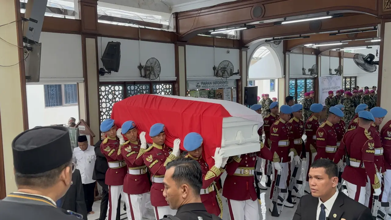 Jenazah Try Sutrisno Tiba di Masjid Sunda Kelapa