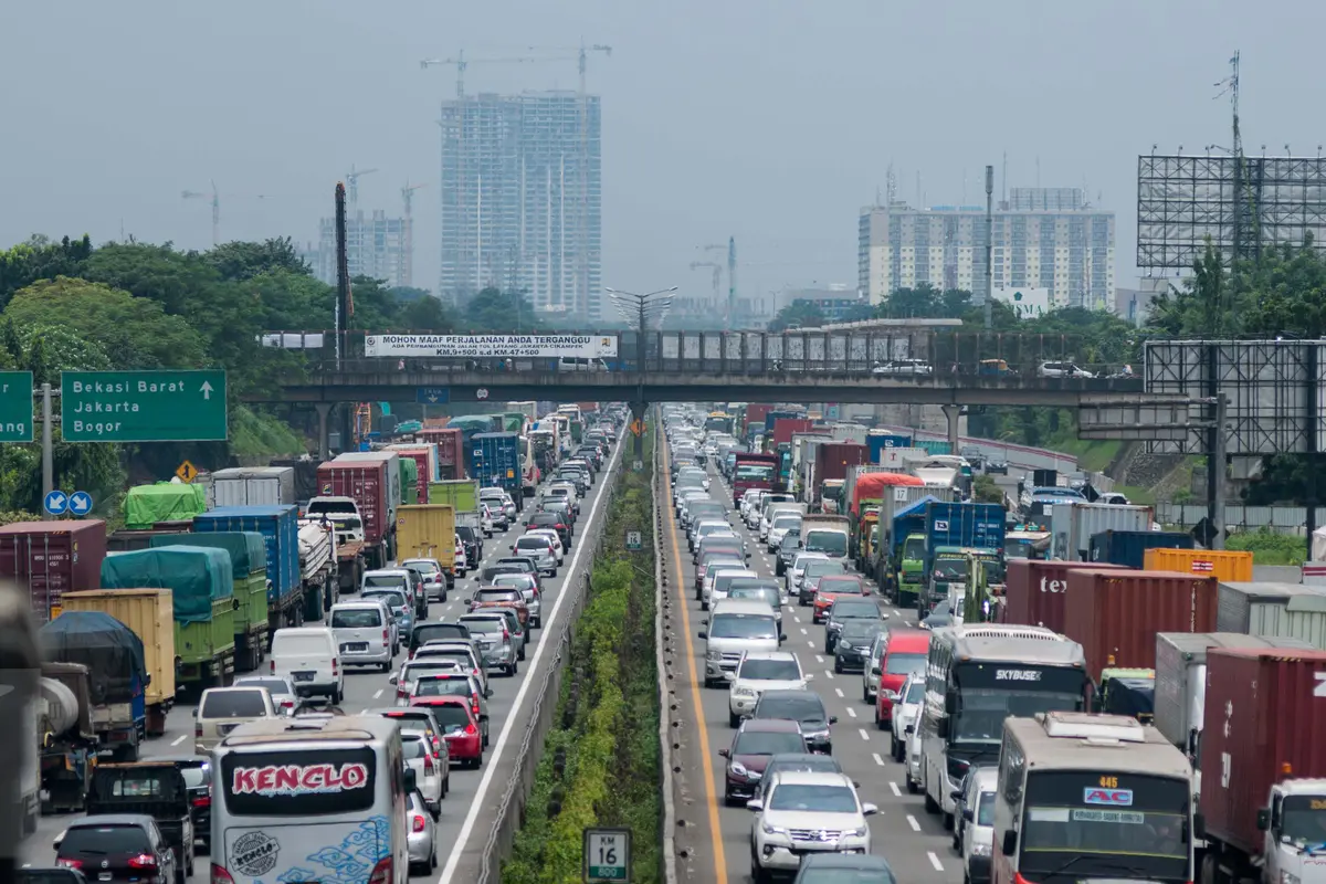 Libur Panjang, Dua Arus Tol Jakarta - Cikampek Macet