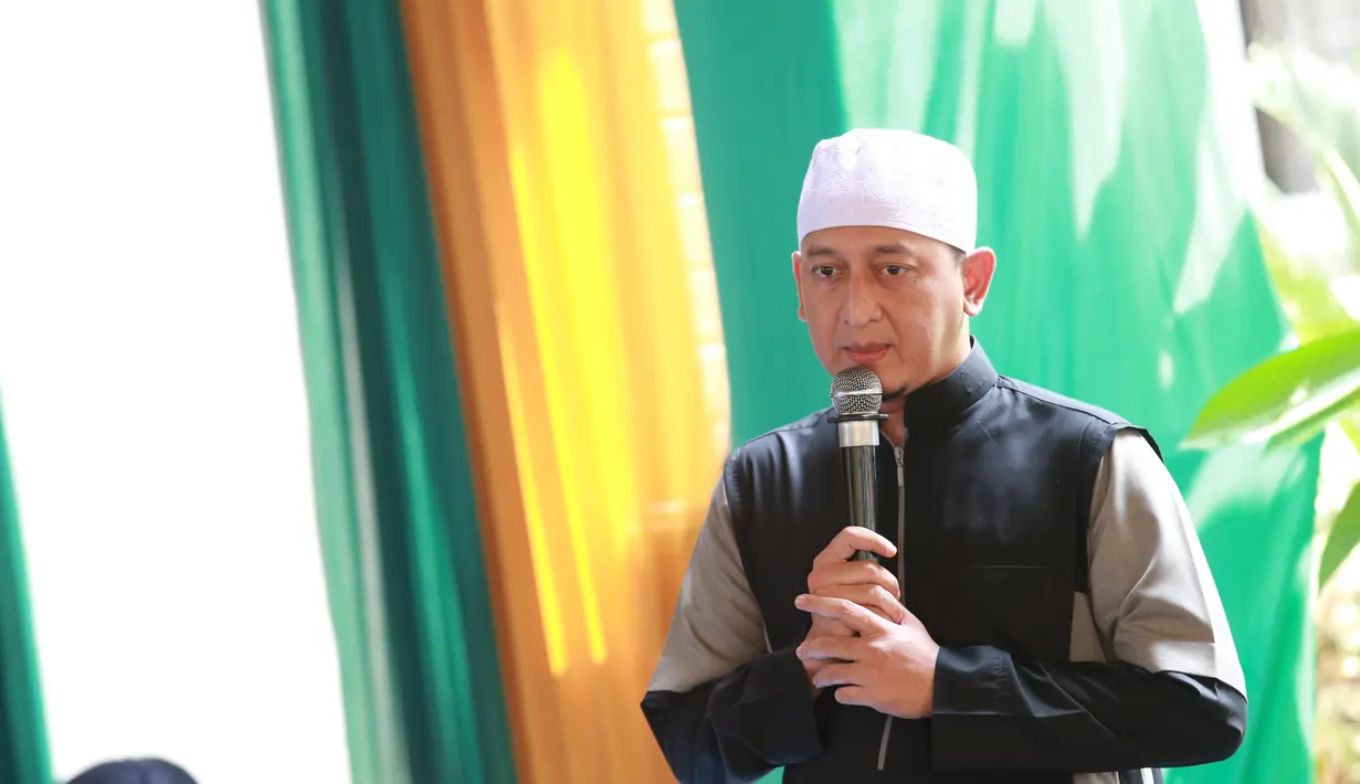 Seperti biasa, keluarga Jupe juga mengundang anakanak yatim untuk ikut doa bersama di kediaman mereka. Namun diakui Nia, untuk kali jumlah anak yatim yang datang pun lebih banyak dari biasanya. (Nurwahyunan/Bintang.com)